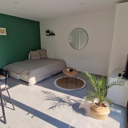 Le Patio : Studio Avec Exterieur Saint-Barthelemy-d'Anjou Экстерьер фото
